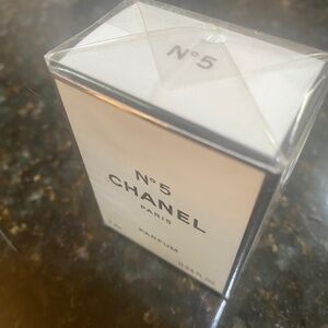 No. 5 Chanel Paris Parfum